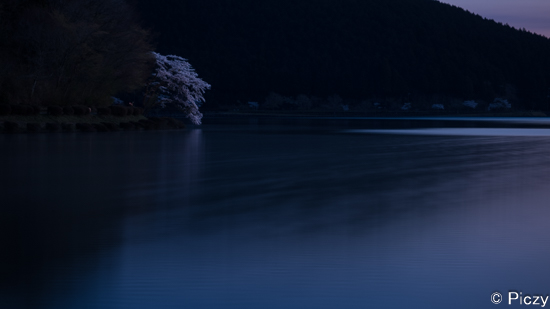 田貫湖の静けさや薄暗さを狙って撮影した写真のRAW現像後